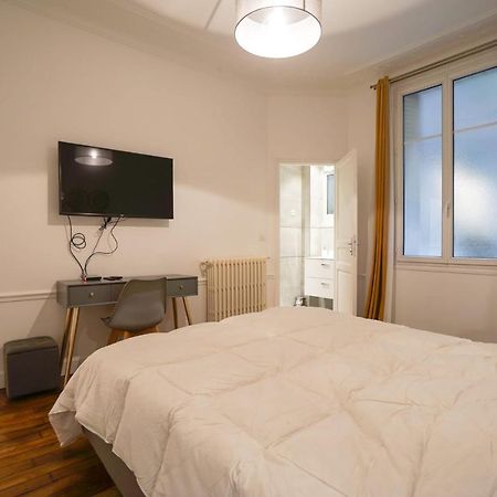 Апартаменты Large Flat At 2 Steps From The Eiffel Tower Париж Экстерьер фото
