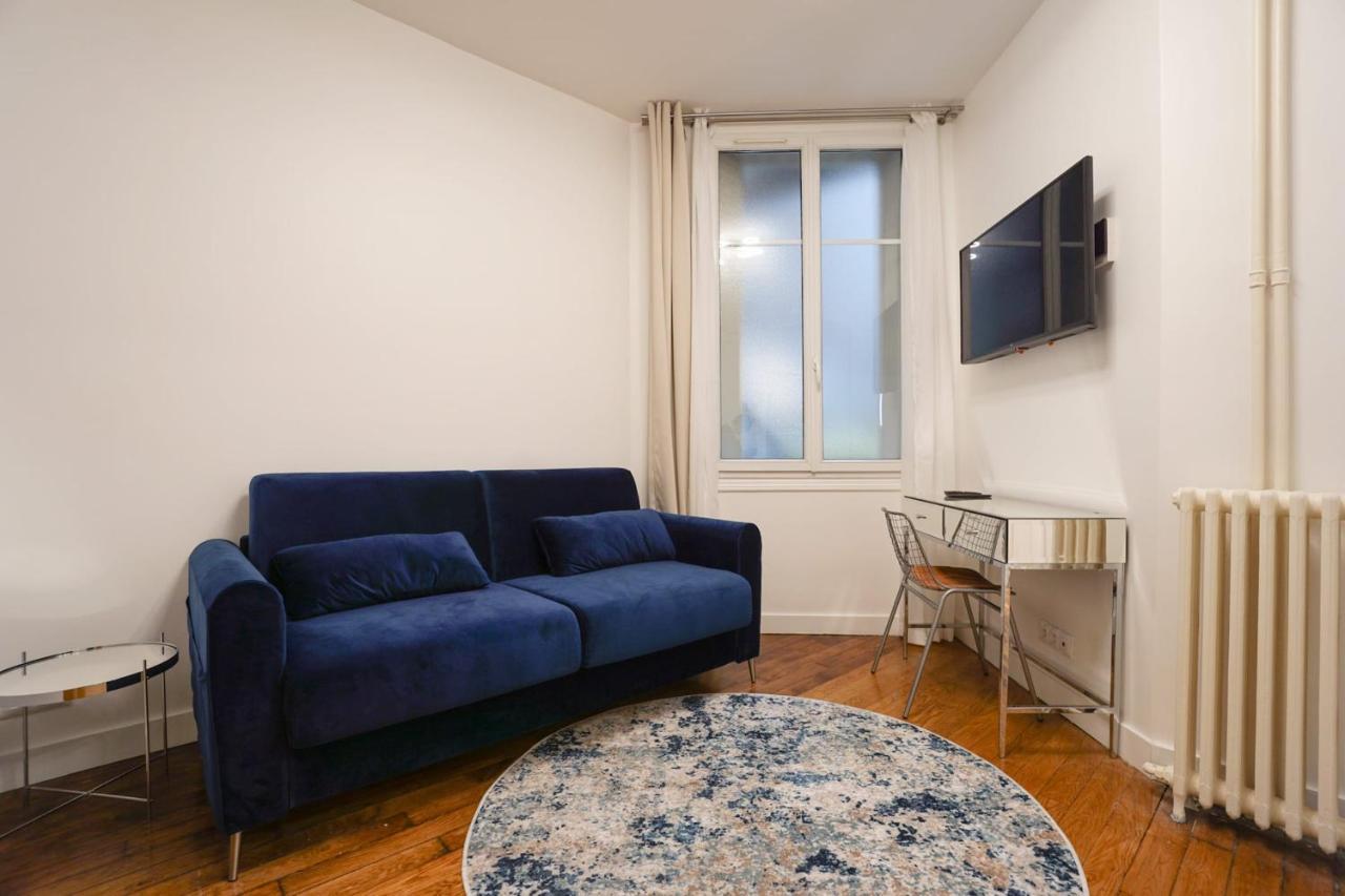 Апартаменты Large Flat At 2 Steps From The Eiffel Tower Париж Экстерьер фото