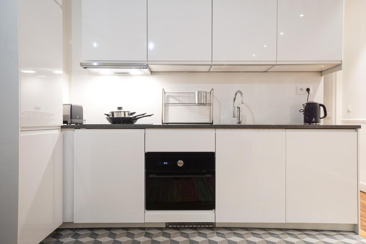 Апартаменты Large Flat At 2 Steps From The Eiffel Tower Париж Экстерьер фото