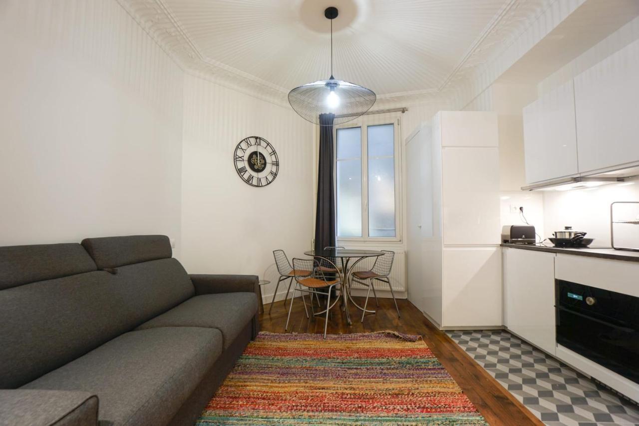 Апартаменты Large Flat At 2 Steps From The Eiffel Tower Париж Экстерьер фото