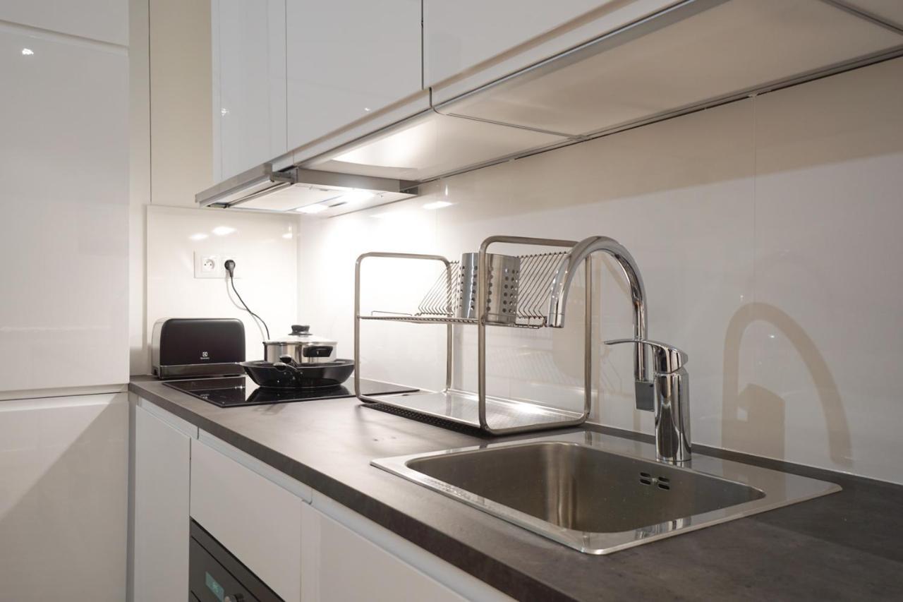 Апартаменты Large Flat At 2 Steps From The Eiffel Tower Париж Экстерьер фото