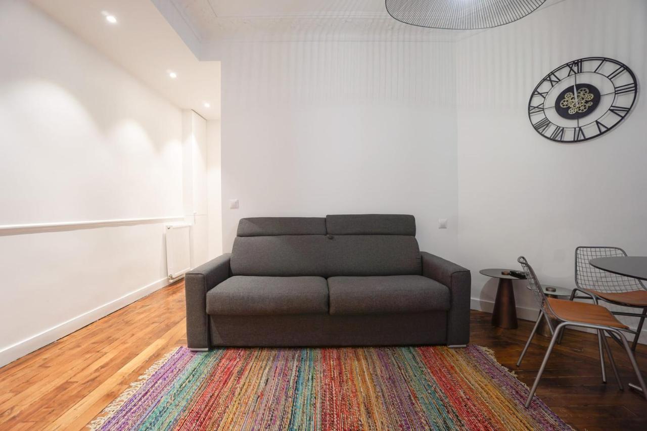 Апартаменты Large Flat At 2 Steps From The Eiffel Tower Париж Экстерьер фото