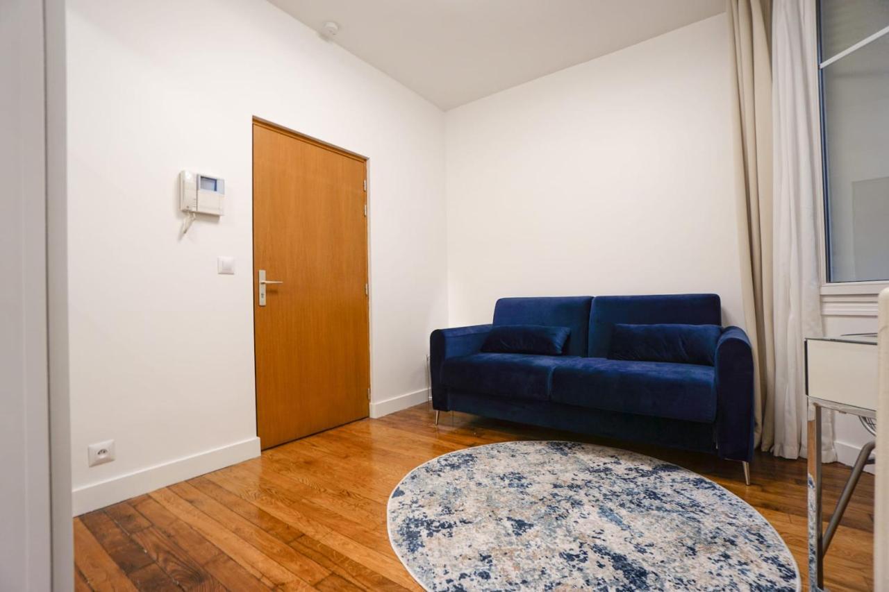 Апартаменты Large Flat At 2 Steps From The Eiffel Tower Париж Экстерьер фото