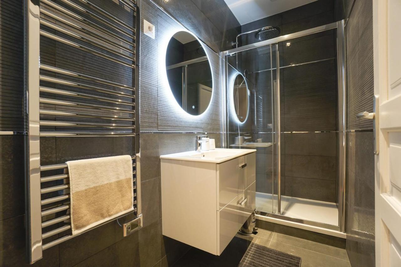 Апартаменты Large Flat At 2 Steps From The Eiffel Tower Париж Экстерьер фото