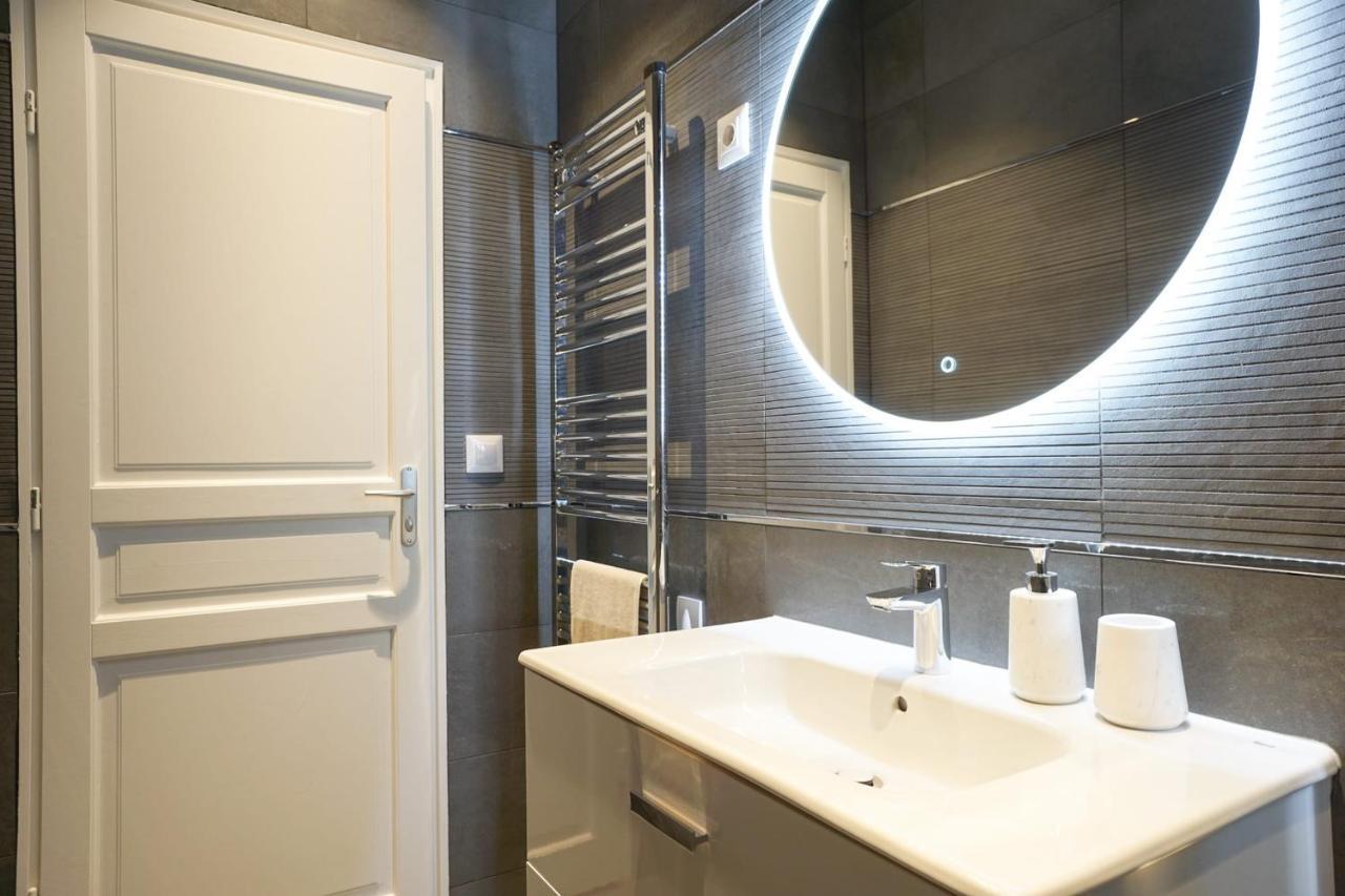 Апартаменты Large Flat At 2 Steps From The Eiffel Tower Париж Экстерьер фото