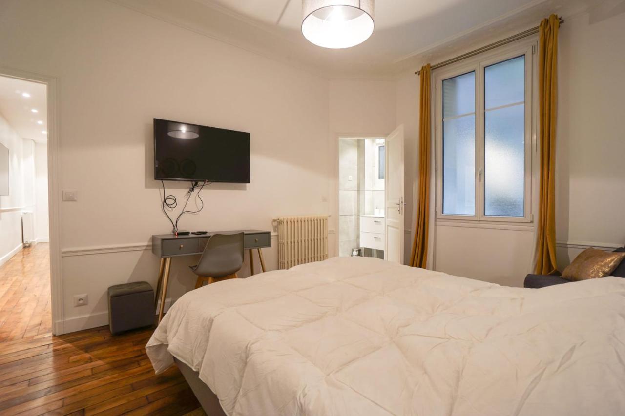 Апартаменты Large Flat At 2 Steps From The Eiffel Tower Париж Экстерьер фото