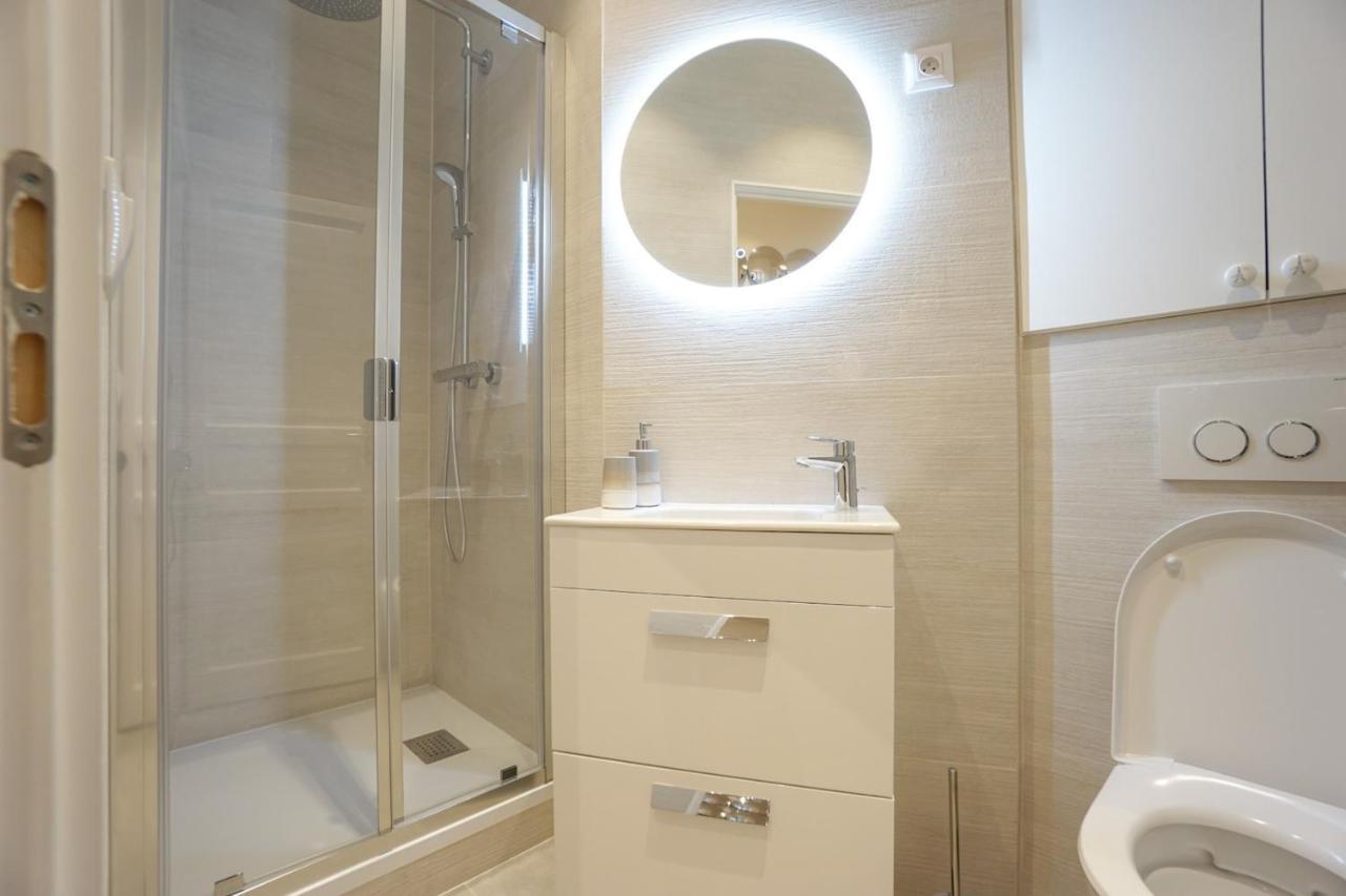 Апартаменты Large Flat At 2 Steps From The Eiffel Tower Париж Экстерьер фото