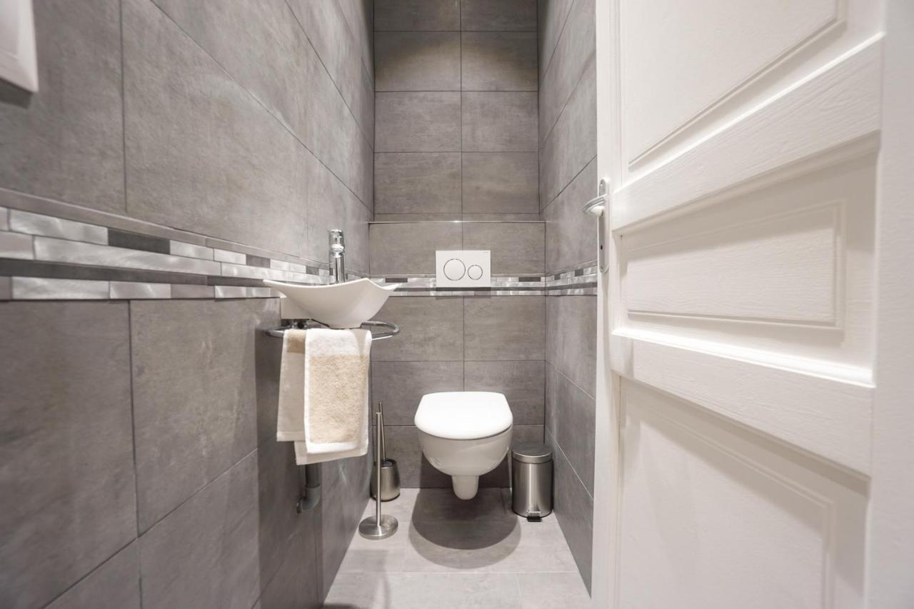 Апартаменты Large Flat At 2 Steps From The Eiffel Tower Париж Экстерьер фото